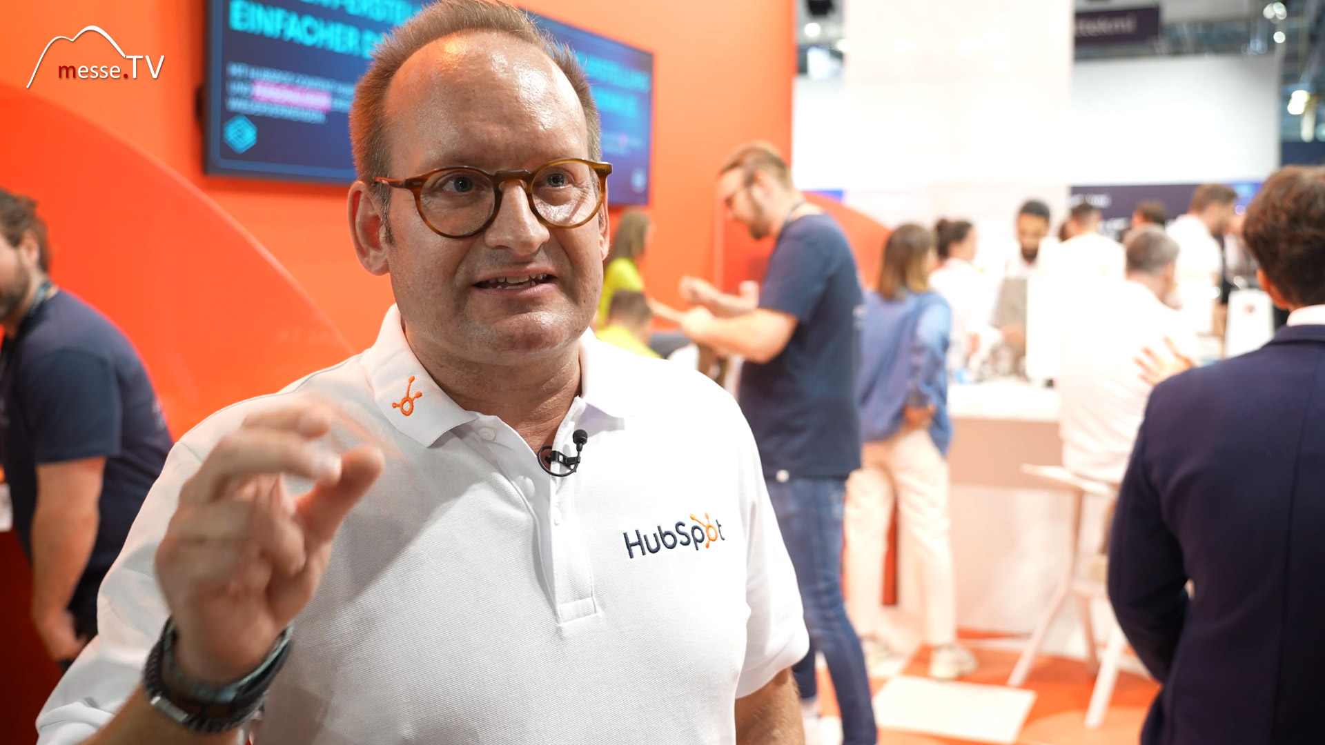 KI Technologie Marketing Sales HubSpot CRM Plattform DMEXCO 2024