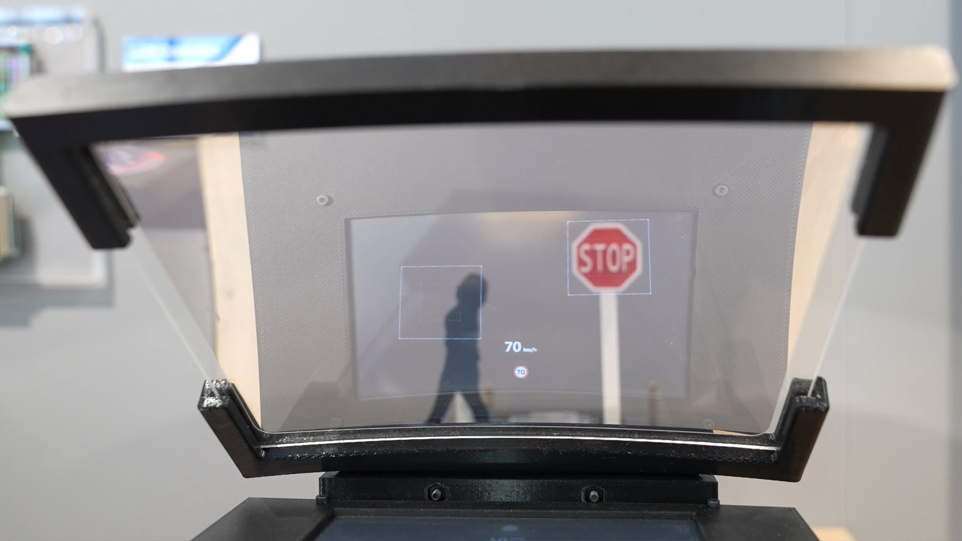 Augmented Reality Head up Display Auto der Zukunft Epson electronica 2024