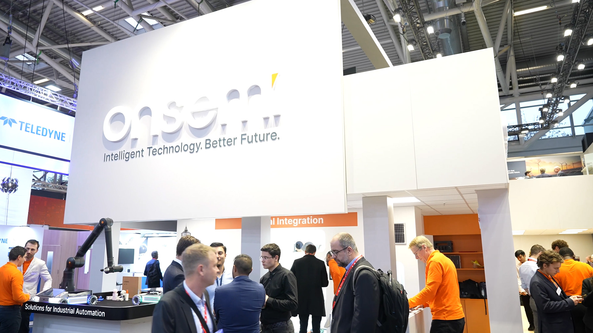 Neuheiten Onsemi Messestand electronica 2024 Messe Muenchen