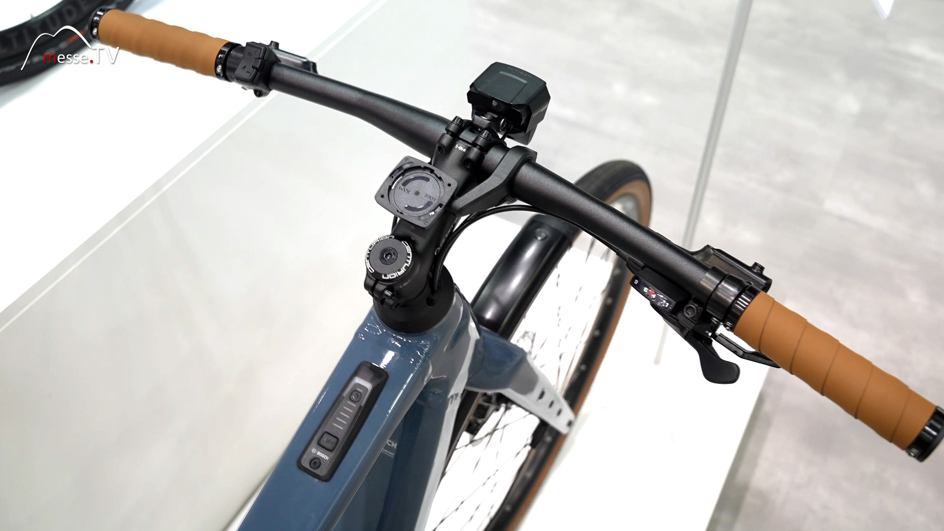 Urbanes E Bike Carbongabel Shimano Schaltung CENTURION