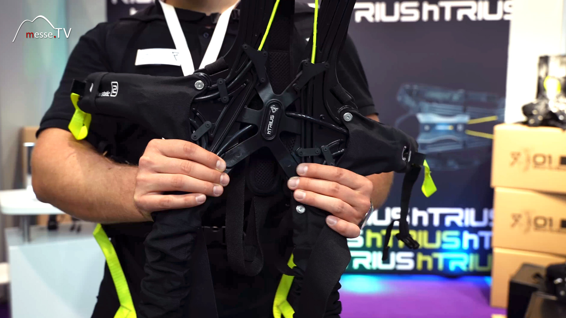 Exoskelett BionicBack fuer koerperliche Arbeit in der Industrie hTrius Euroblech 2024