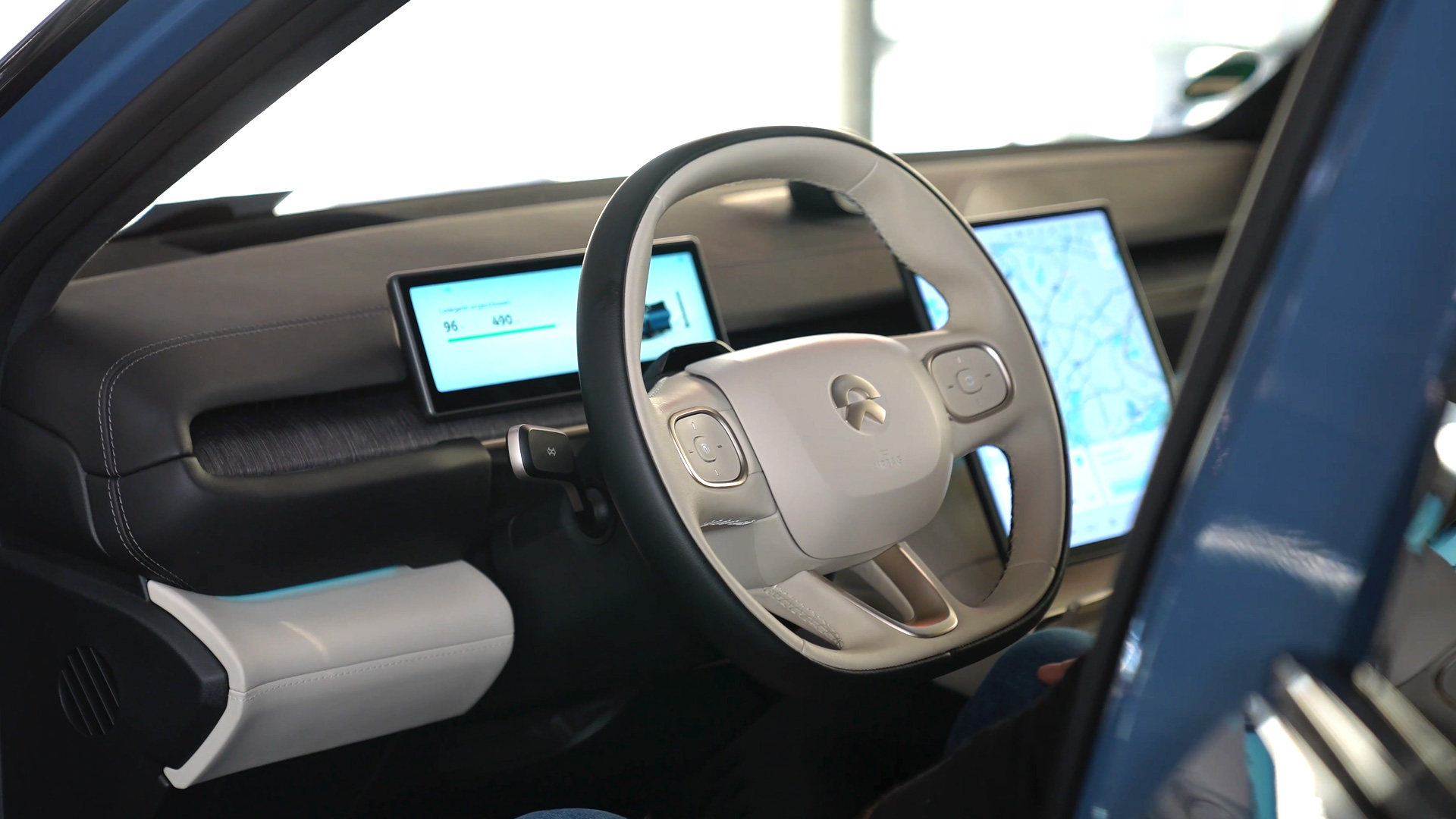 Modernes Innenraumdesign NIO EL6 Elektroauto mit Touchscreen Display