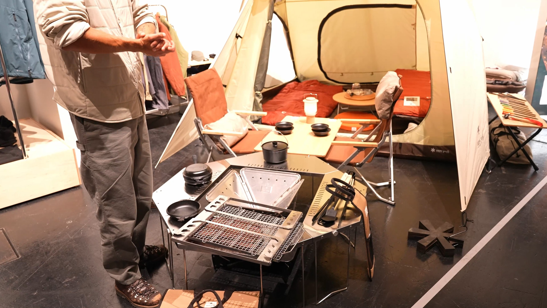 Komplettes Equipment fuer Outdoor Abenteuer Camping Setups snow peak ISPO 2024