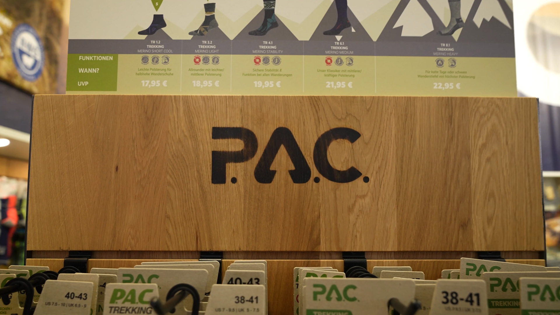 Logo auf Holz PAC Sport und Outdoormesse ISPO