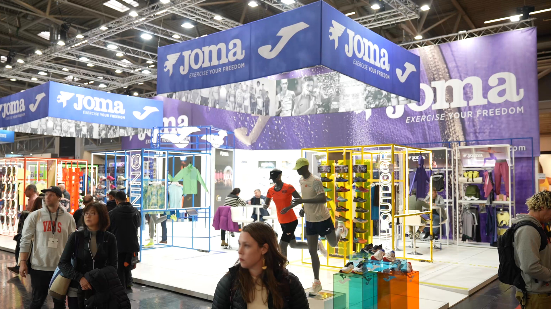 Neue Trail Running Schuhe Joma Sports Messestand ISPO Munich 2024