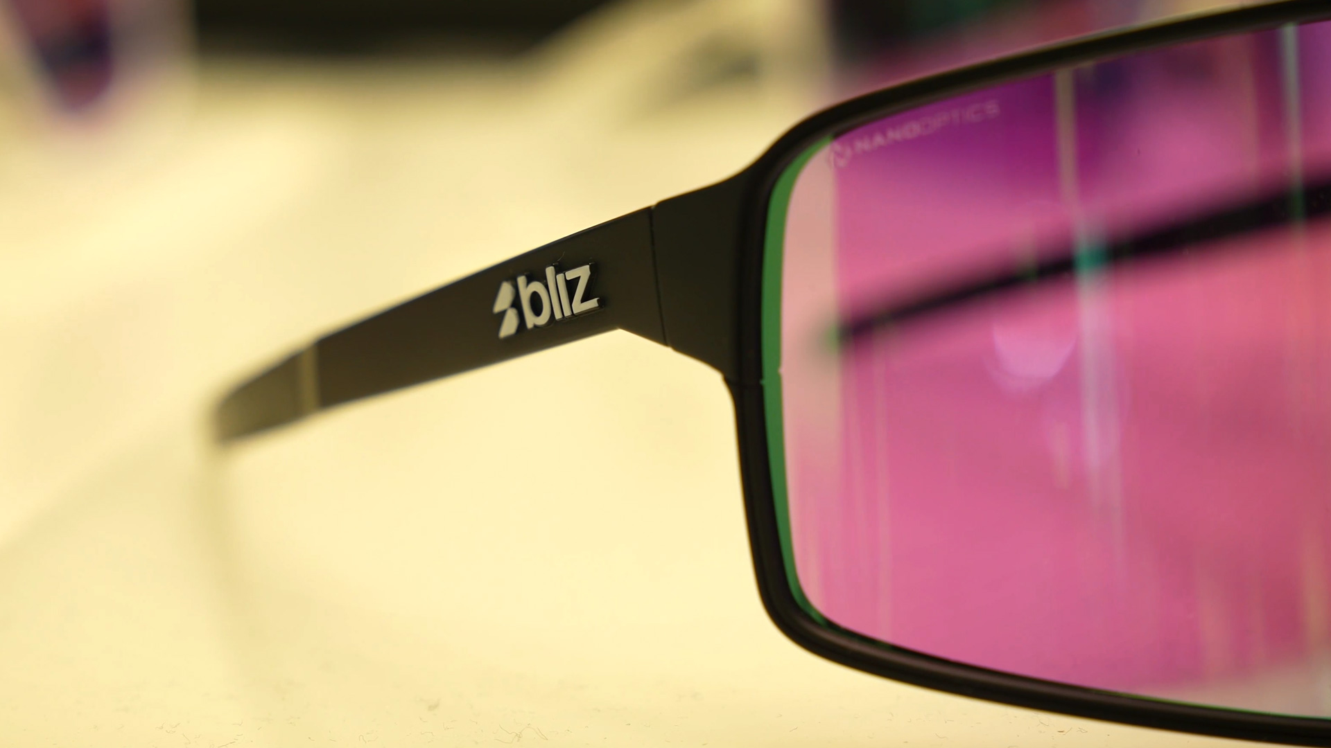 Sportbrille bliz minimalistisches Design