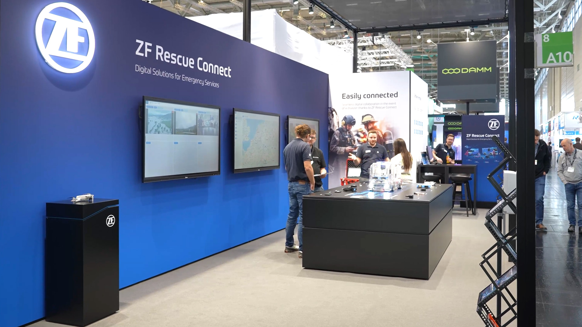 Konnektivitaetsoekosystem ZF Rescue Connect Messestand PMRExpo 2024 Koeln