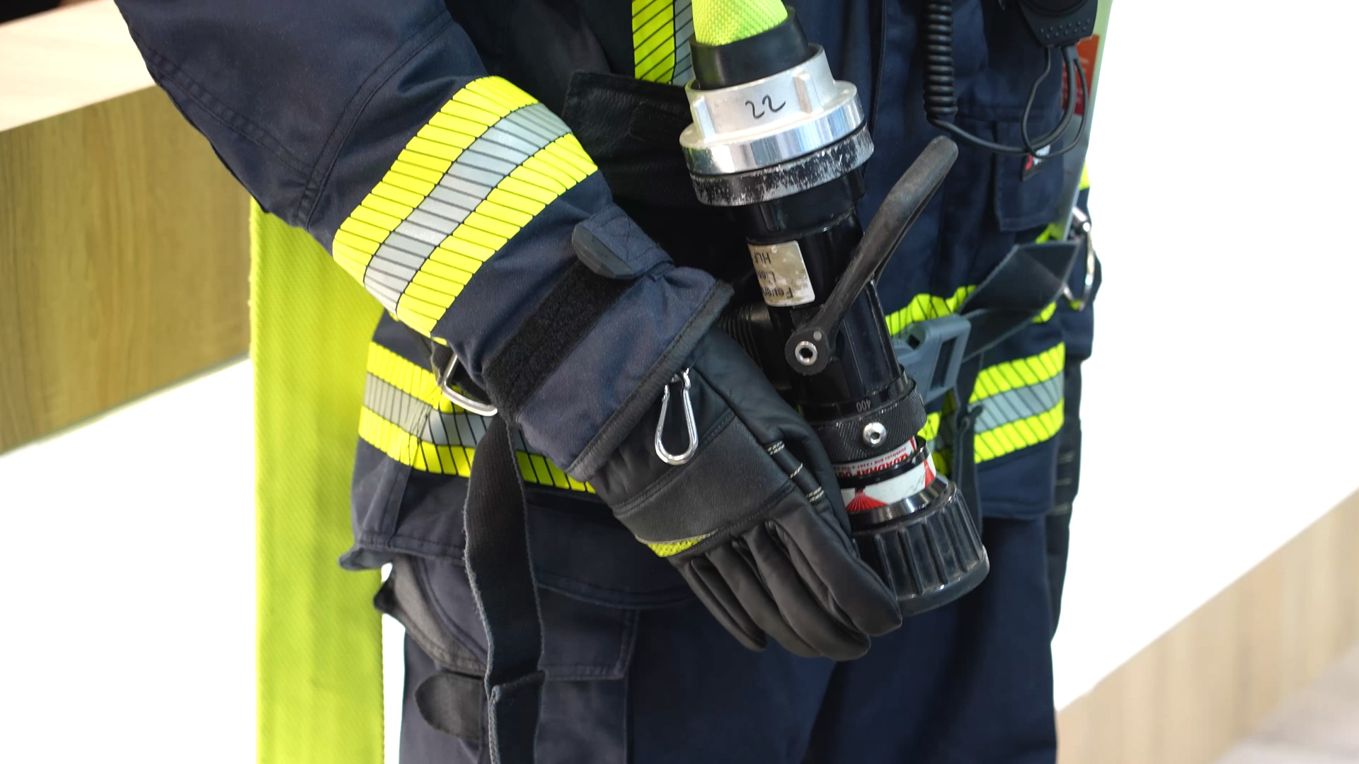 Mehr Sicherheit fuer Feuerwehrleute beim Einsatz durch schnelle Duplex Kommunikation