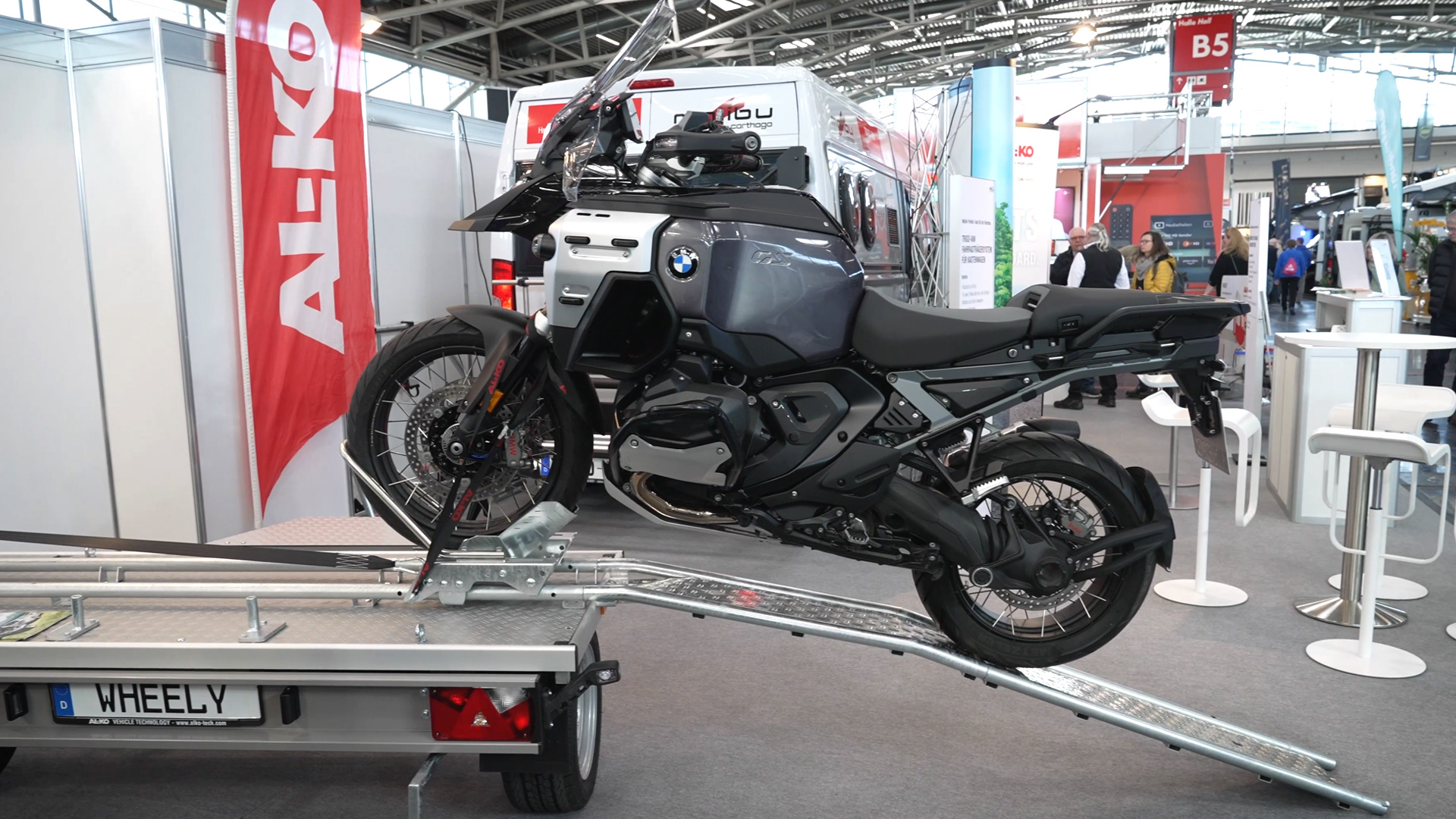 Verladehilfe Motorrad fuer Wheely Anhaenger Pick ups oder Wohnmobil Heckgaragen