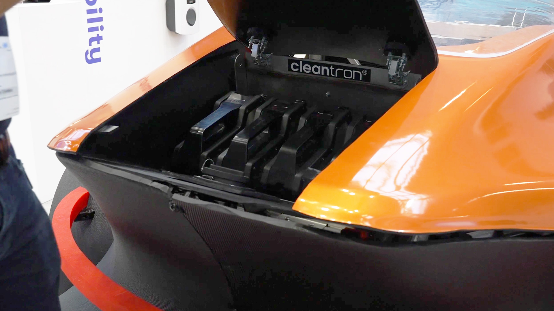 electric car phoenix modular battery system to save weight and optimize efficiency