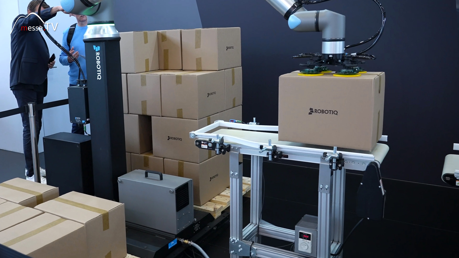 palletizing automation with robots robotiq trade fair fachpack nuremberg