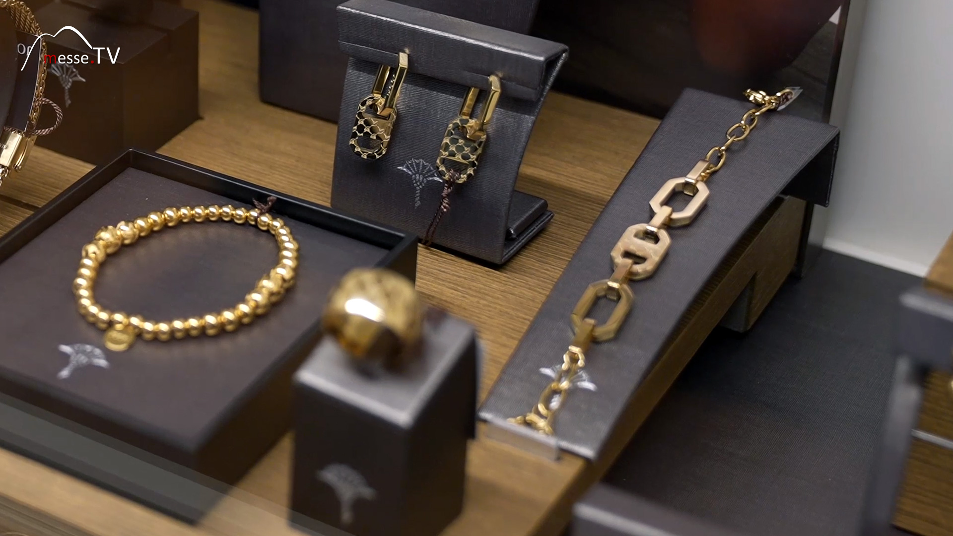 gold jewelry with joop cornflower