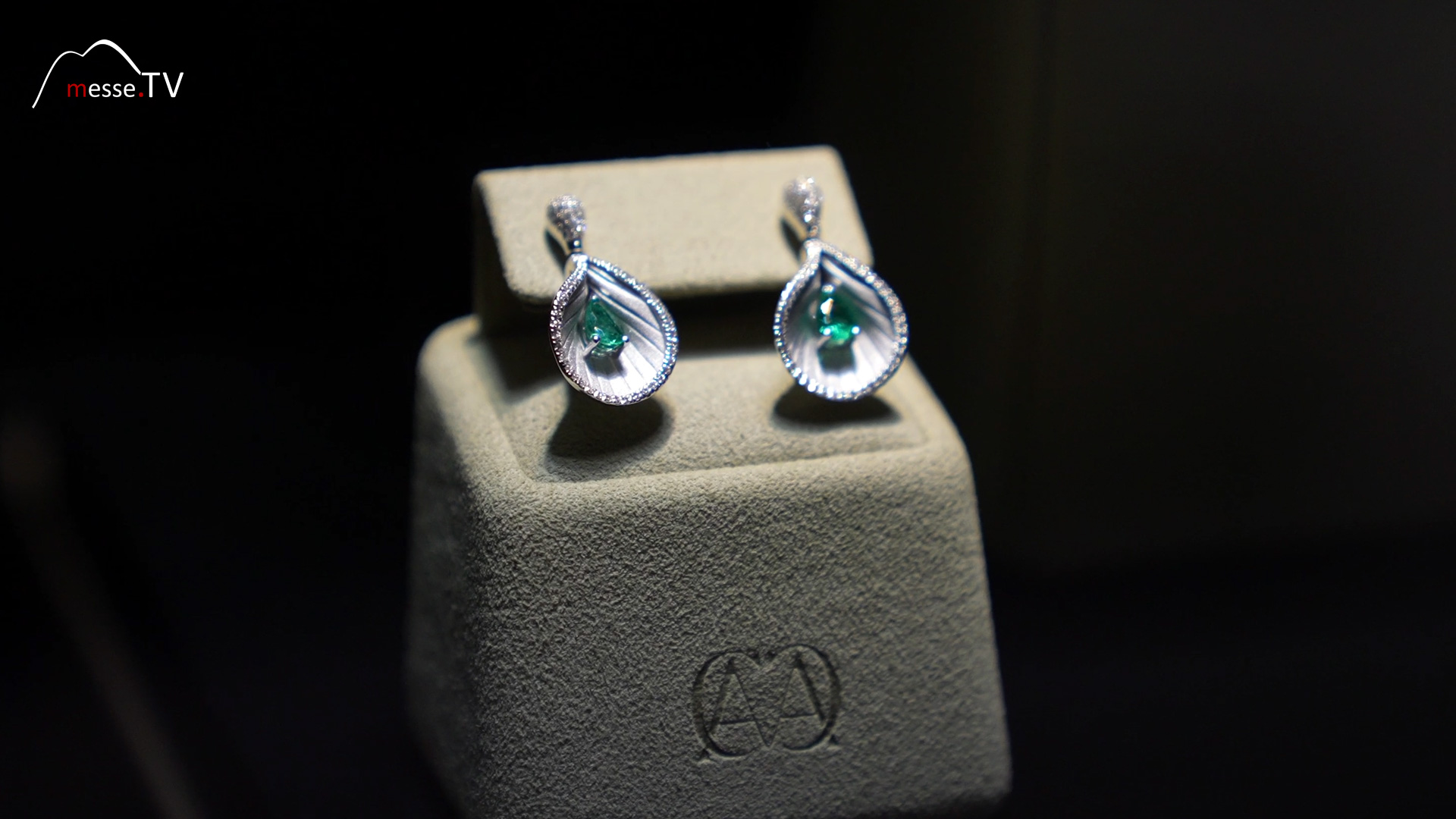 premiere emerald earrings white gold