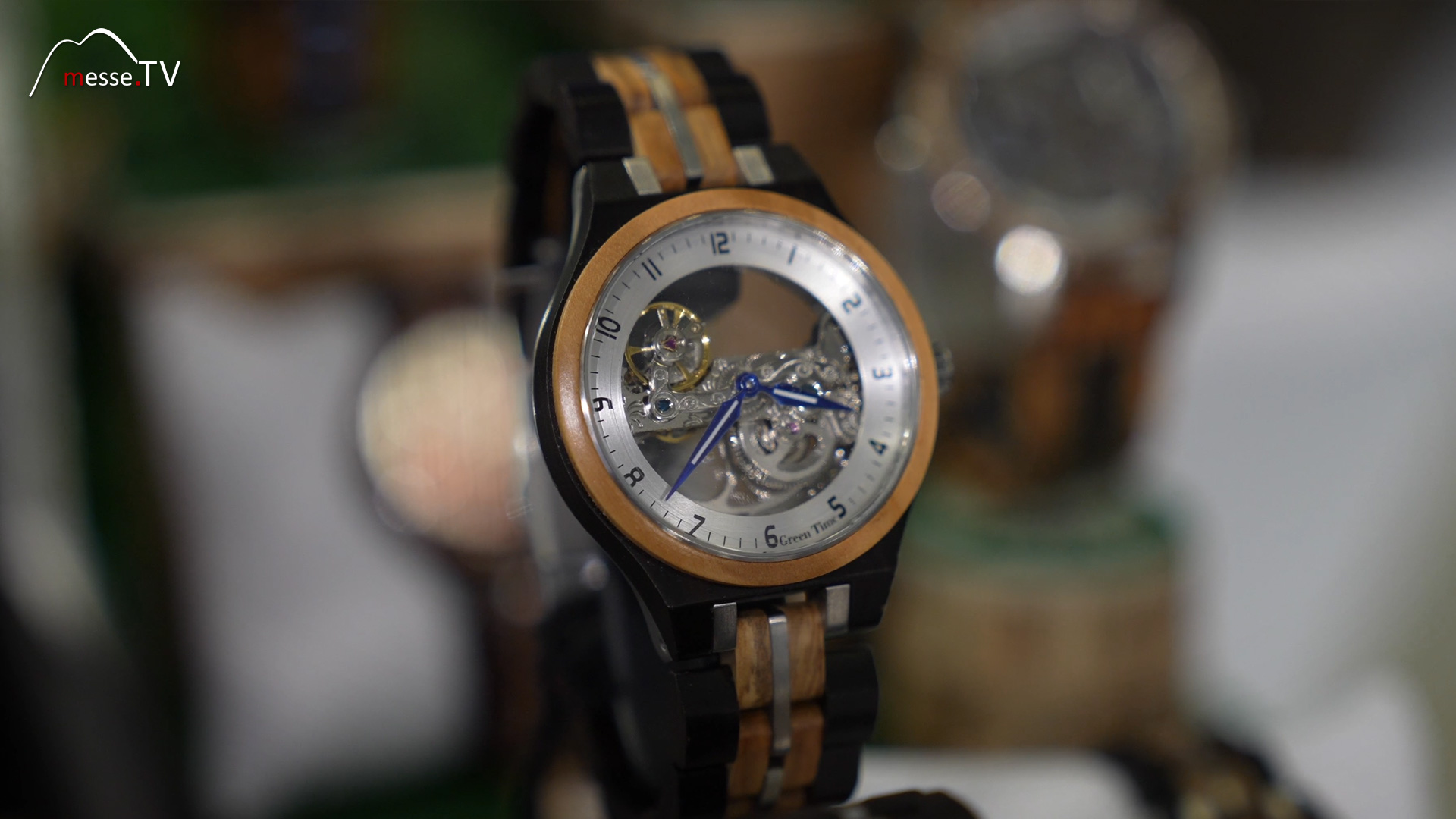 smartwatches and wooden watches lynx