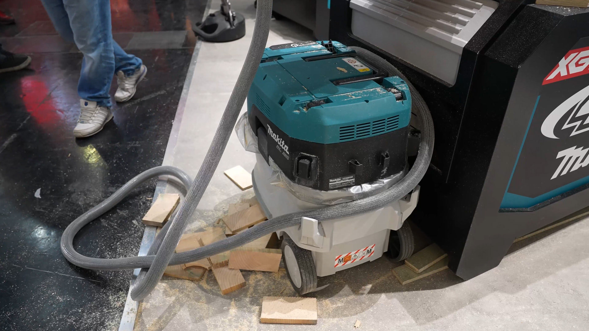 makita dust extractor for closed rooms