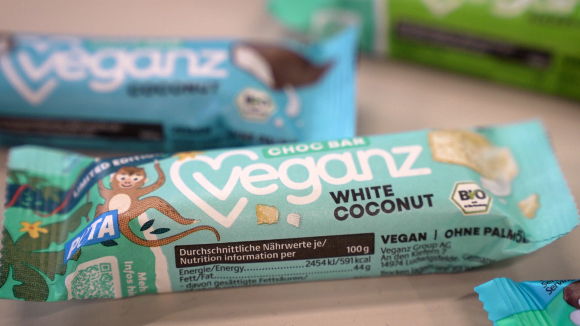 vegan coconut bar with white chocolate high protein content veganz