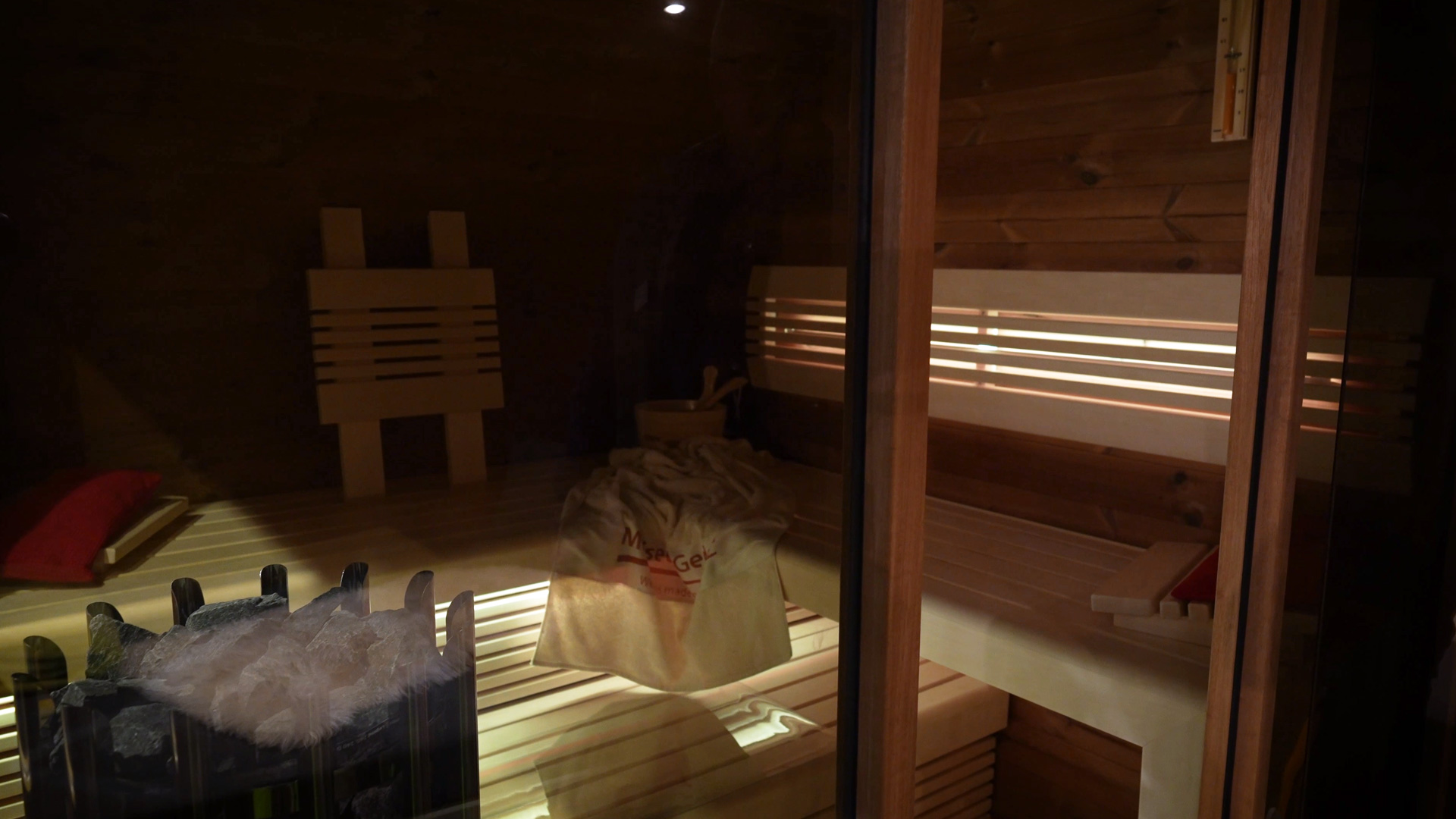 exclusive garden sauna wellness oasis at home