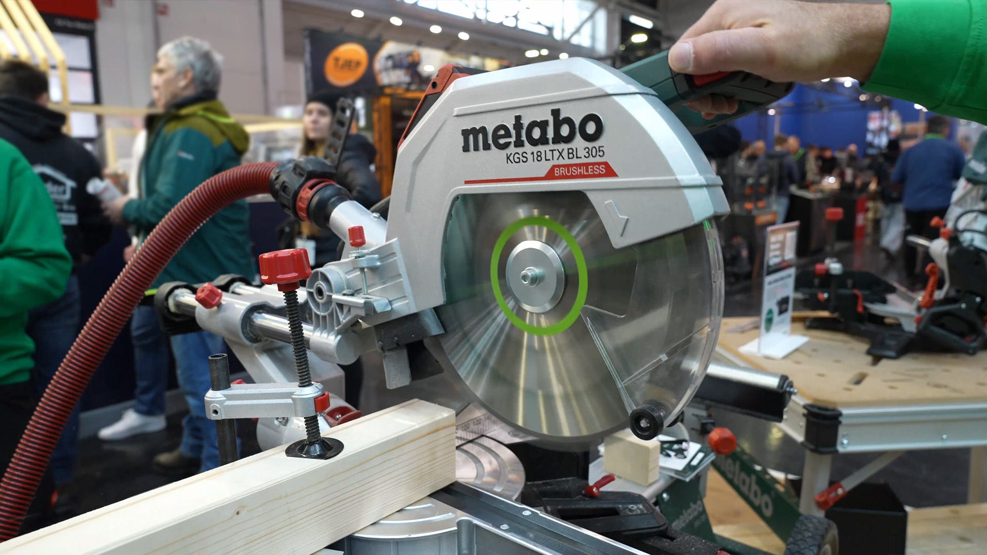 cordless crosscut saw metabo